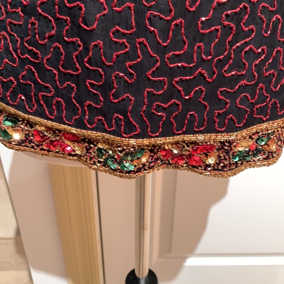 PAPÉLL BOUTIQUE. Evening. Jewel toned top w/details on neckline,collar &… - Picture 4 of 12